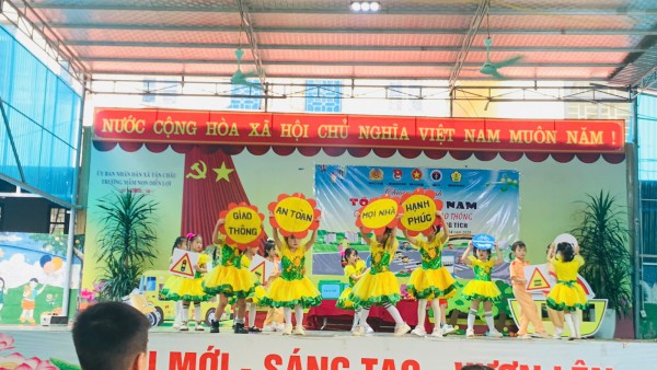 Chương trình; " Tôi yêu Viêt Nam"