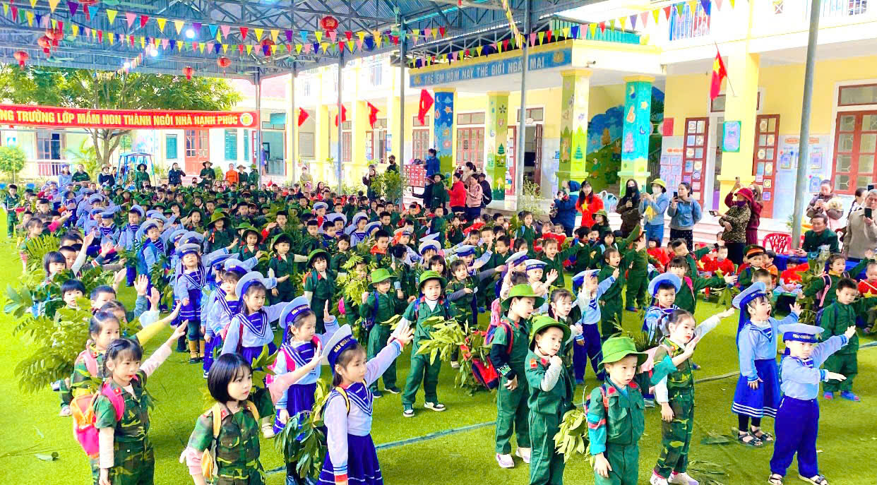 Đồng diễn Hát về đảo xa