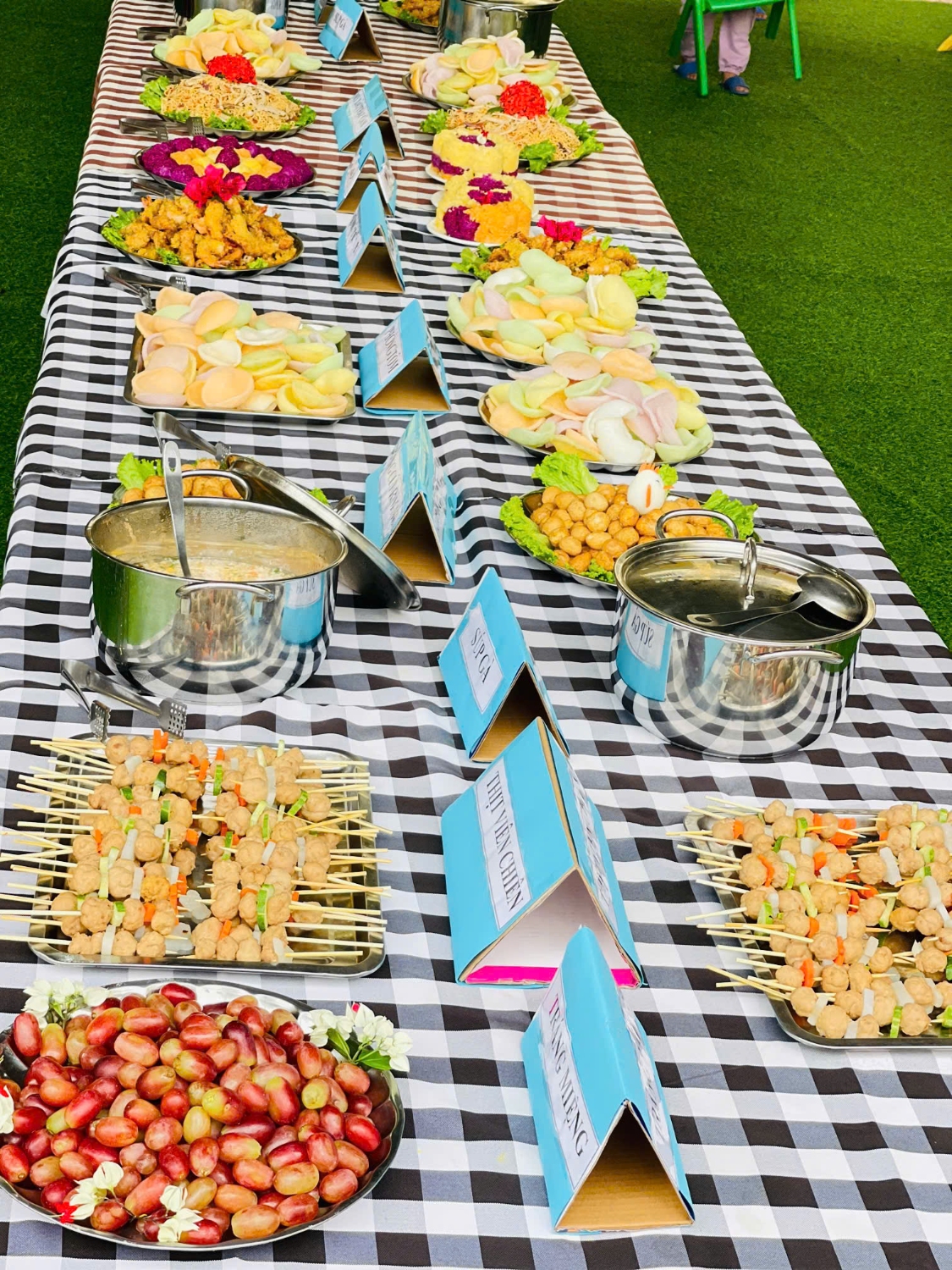 Tiệc buffet cho trẻ mầm non